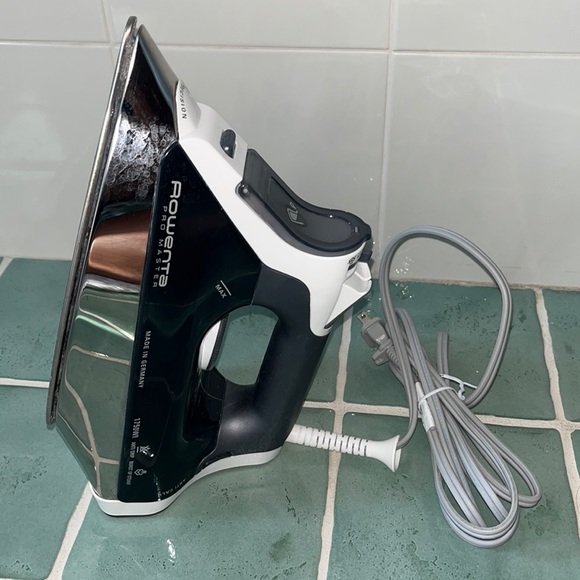 Rowenta Pro Master 1750W Iron made in Germany High Precision - Picture 1 of 12